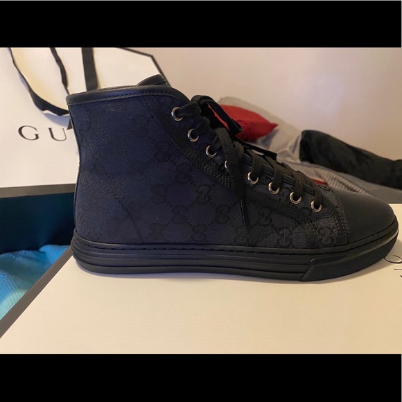 Authentic Gucci - Picture 4 of 5